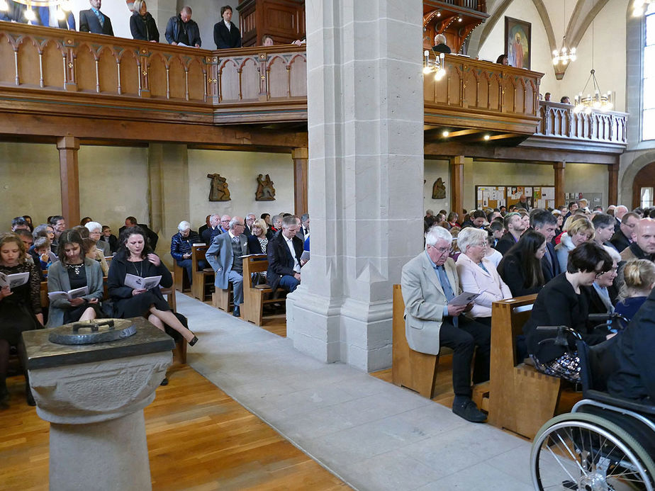 Feier der 1. Heiligen Kommunion in Sankt Crescentius (Foto: Karl-Franz Thiede)